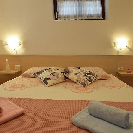 Apartmani Sole Pjescana Uvala Zewnętrze zdjęcie