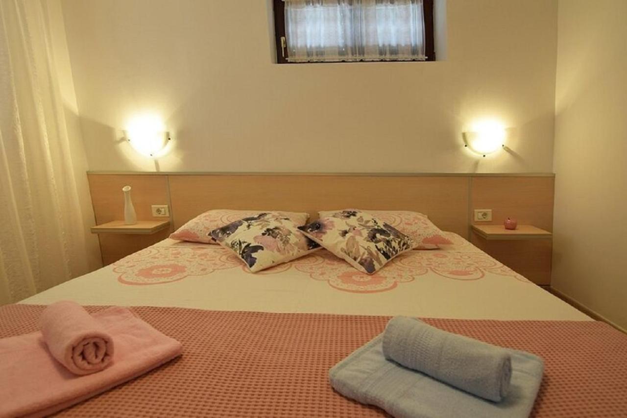 Apartmani Sole Pjescana Uvala Zewnętrze zdjęcie