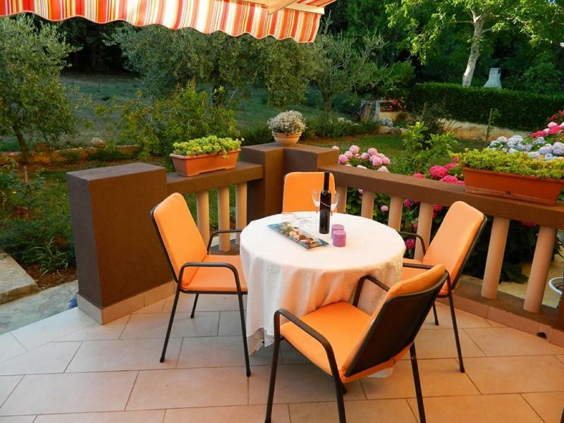 Apartmani Sole Pjescana Uvala Zewnętrze zdjęcie
